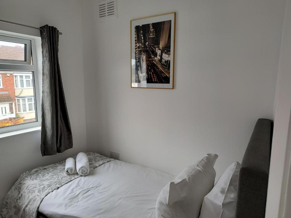 Wavertree Drive 3 Bed Contractor Home In Leicester Zewnętrze zdjęcie