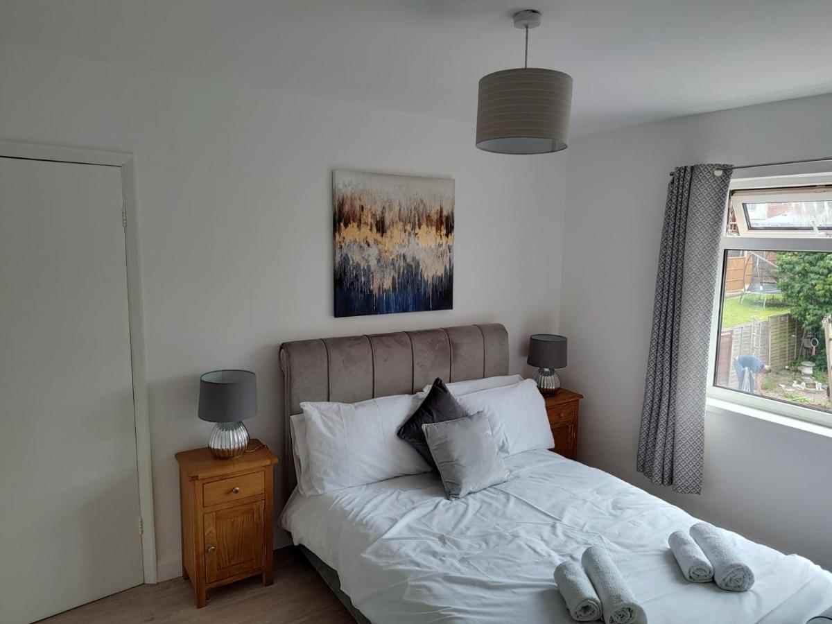 Wavertree Drive 3 Bed Contractor Home In Leicester Zewnętrze zdjęcie