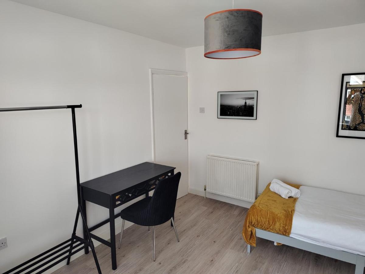 Wavertree Drive 3 Bed Contractor Home In Leicester Zewnętrze zdjęcie